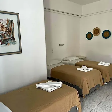 Louiza * Parikia (Paros)